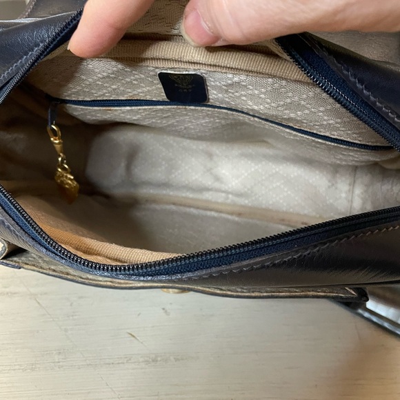 Vintage 1970’s Gucci Navy Canvas and Leather Shoulder Bag - Picture 10 of 13
